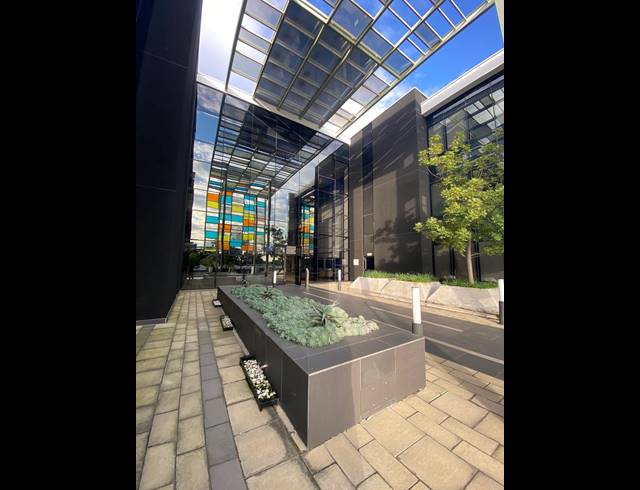 733M² OFFICE TO LET IN BRYANSTON
